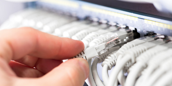 Infraestructura Común Telecomunicaciones en Pirineus · Diseño e implementación de redes cableadas e inalámbricas
