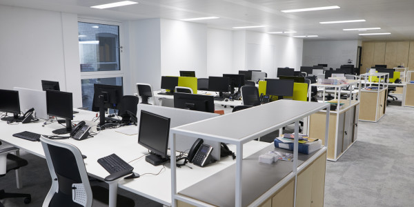 Proyectos de ICT Oficinas / Locales Comerciales la Vansa i Fórnols · Provisión de internet banda ancha y fibra óptica