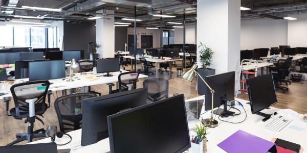 Proyectos de ICT Oficinas / Locales Comerciales la Vansa i Fórnols · Monitoreo y gestión de redes